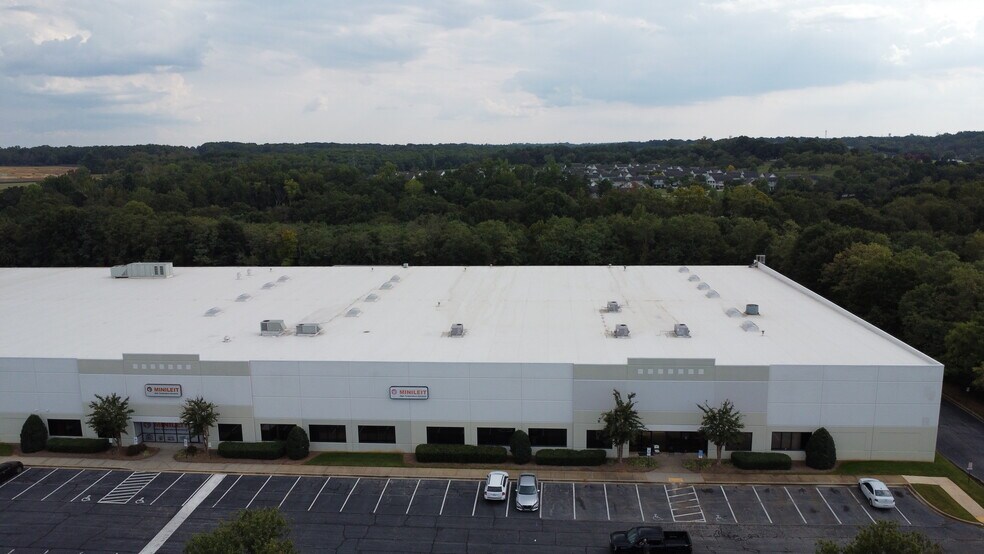 1 Brozzini Ct, Greenville, SC à louer - Photo du bâtiment - Image 2 de 4