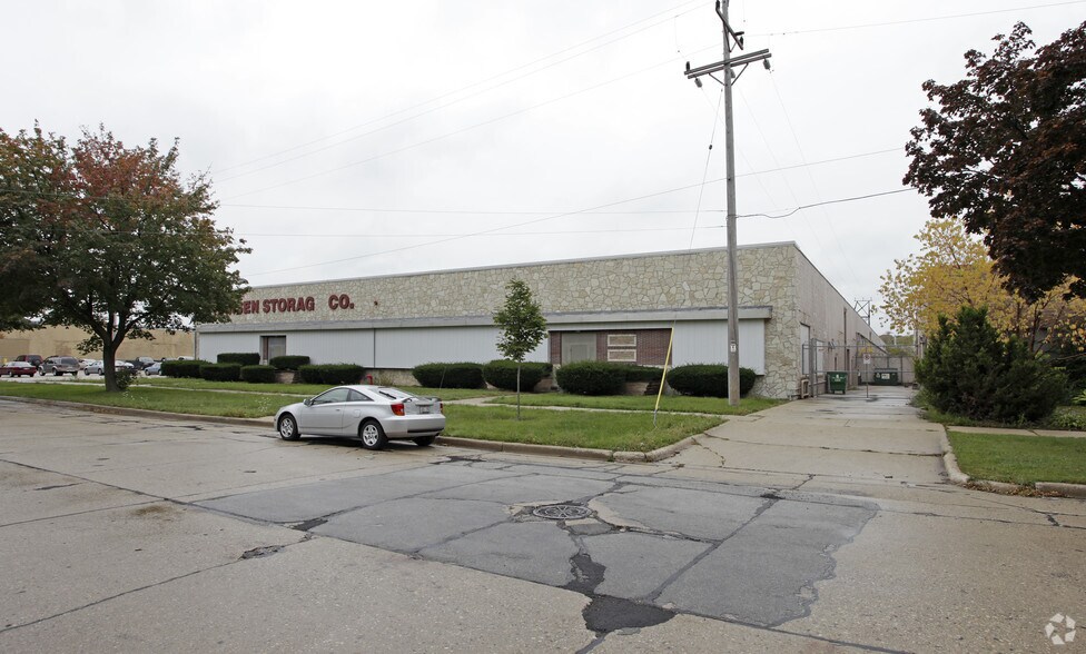 5425-5435 N 27th St, Milwaukee, WI à vendre - Photo du bâtiment - Image 3 de 19