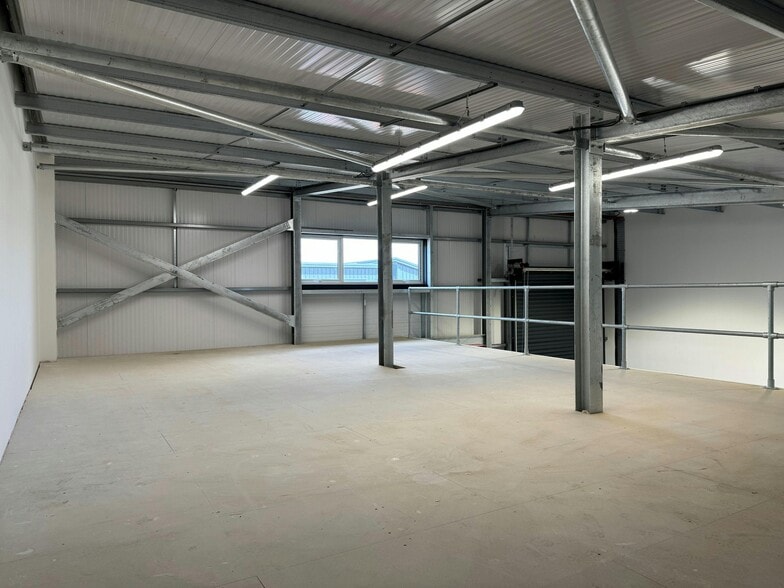 Knowle Ln, Eastleigh for lease - Building Photo - Image 3 of 5