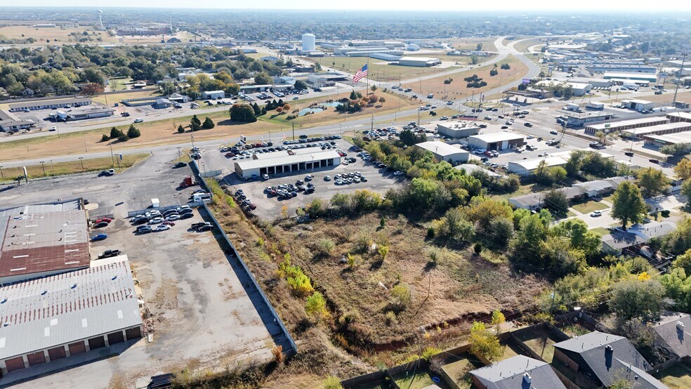 2901 N Shields Blvd, Oklahoma City, OK à vendre - Photo du bâtiment - Image 2 de 7