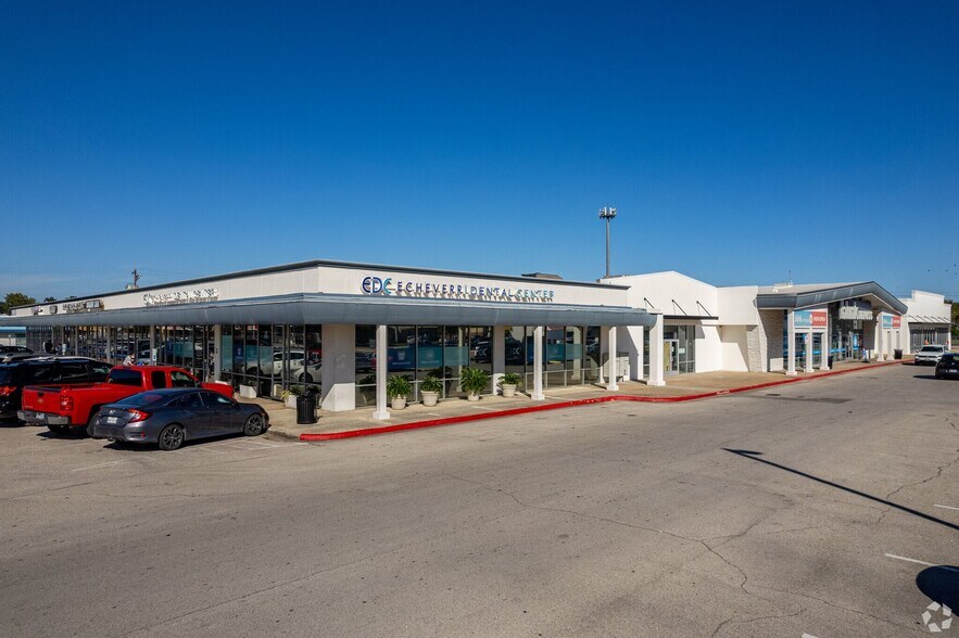 7800-7844 Long Point Rd, Houston, TX à louer - Photo du bâtiment - Image 3 de 6