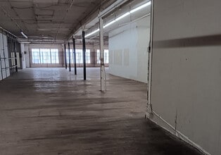 1030 Maple Ave, Los Angeles, CA for lease Interior Photo- Image 1 of 2