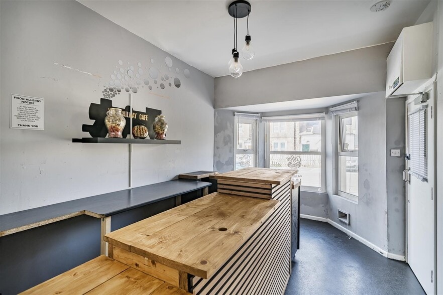 Station Yard, Gillingham for sale - Interior Photo - Image 3 of 11