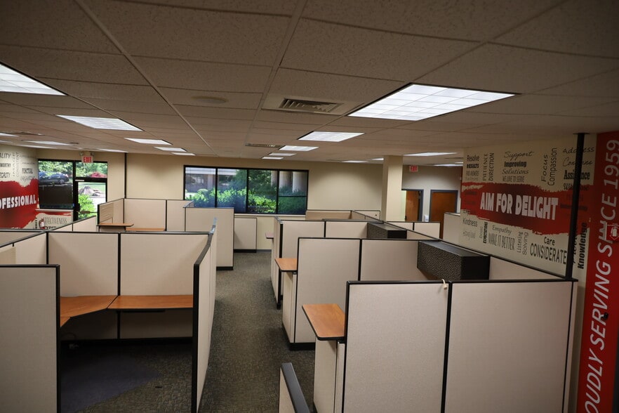 4260 Piedmont Pky, Greensboro, NC for lease - Interior Photo - Image 3 of 17