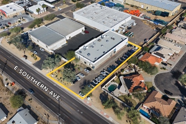 2526 E Southern Ave, Phoenix, AZ à louer - Photo du bâtiment - Image 2 de 10