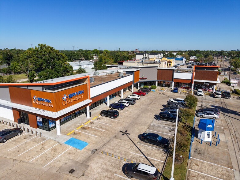 8532-8540 Hammerly Blvd, Houston, TX à louer - Photo du bâtiment - Image 3 de 8