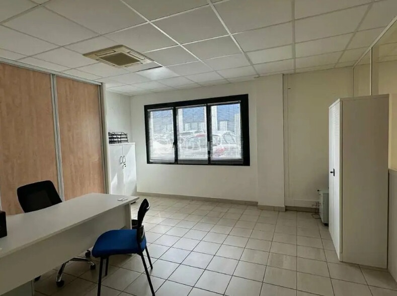 Bureau dans Limas à louer - Photo intérieure - Image 3 de 6