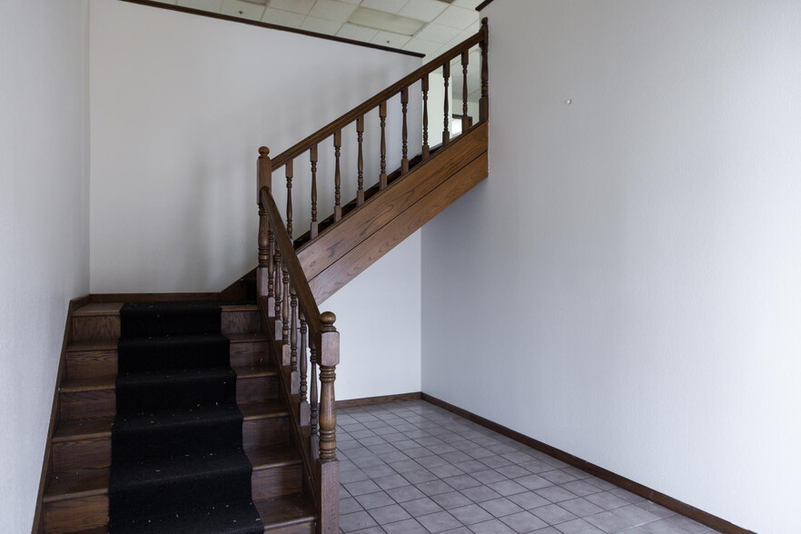 321 NE Wilson St, Minneapolis, MN for lease - Interior Photo - Image 2 of 19