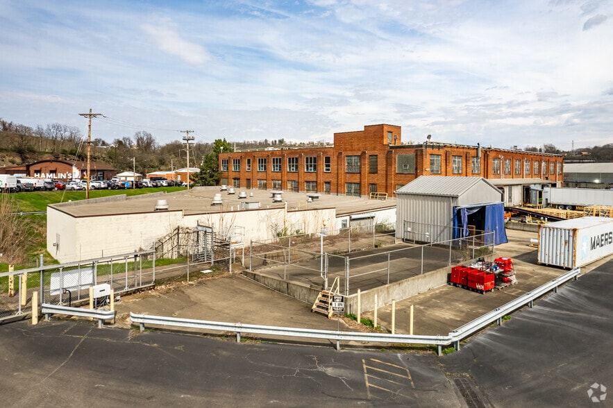 540 Mayer St, Bridgeville, PA for sale - Building Photo - Image 3 of 10