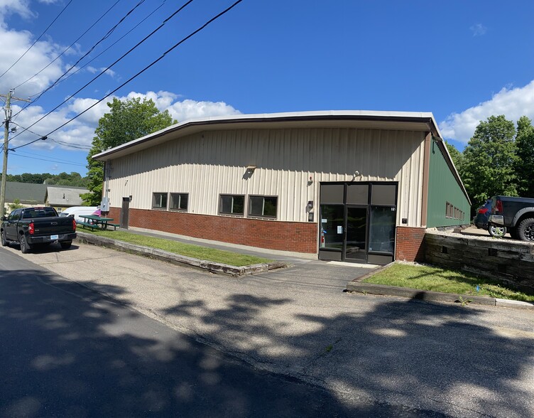 32 Broadway St, Pittsfield, NH for sale - Building Photo - Image 1 of 1