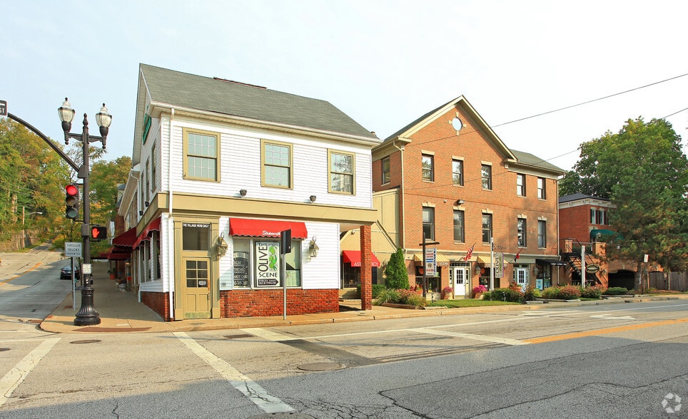 100 N Main St, Chagrin Falls, OH à louer - Photo du bâtiment - Image 2 de 4