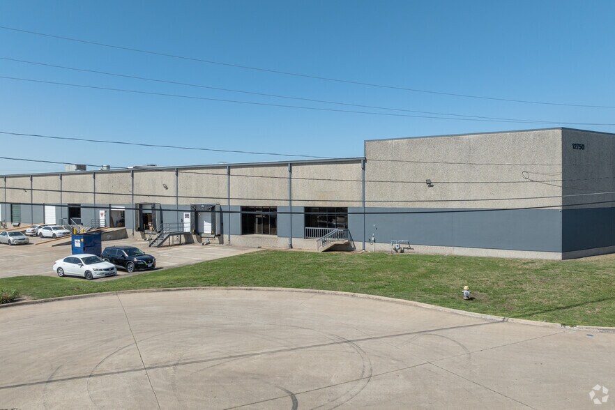 12750 Perimeter Dr, Dallas, TX à louer - Photo du bâtiment - Image 1 de 7