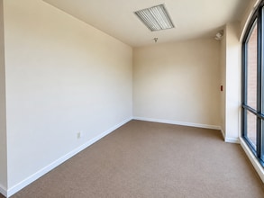 13200 Marina Way, Woodbridge, VA for lease Interior Photo- Image 2 of 9