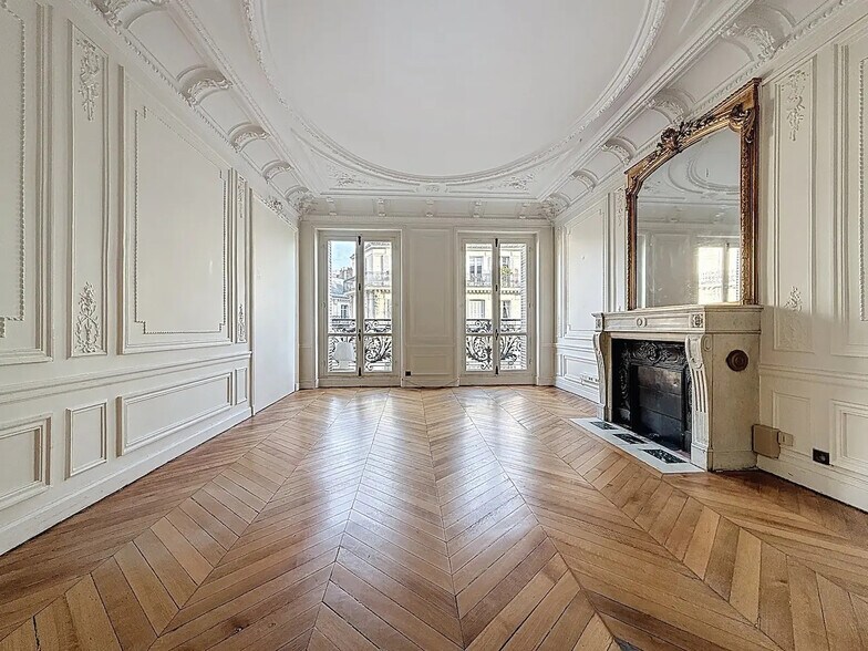Office in Paris for sale - Interior Photo - Image 1 of 12