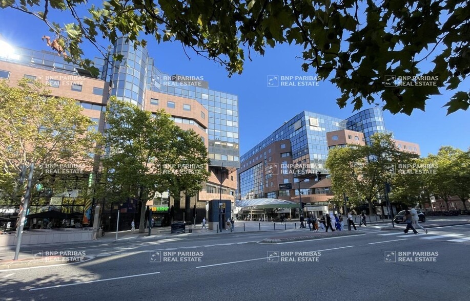 Office in Toulouse for lease - Building Photo - Image 2 of 14