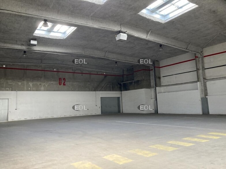 Industrial in Charenton-le-Pont for lease - Interior Photo - Image 1 of 22