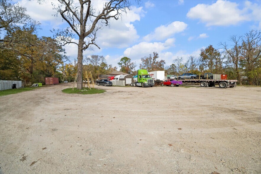 9114 1/2 N Green River Dr, Houston, TX à vendre - Photo du bâtiment - Image 3 de 10