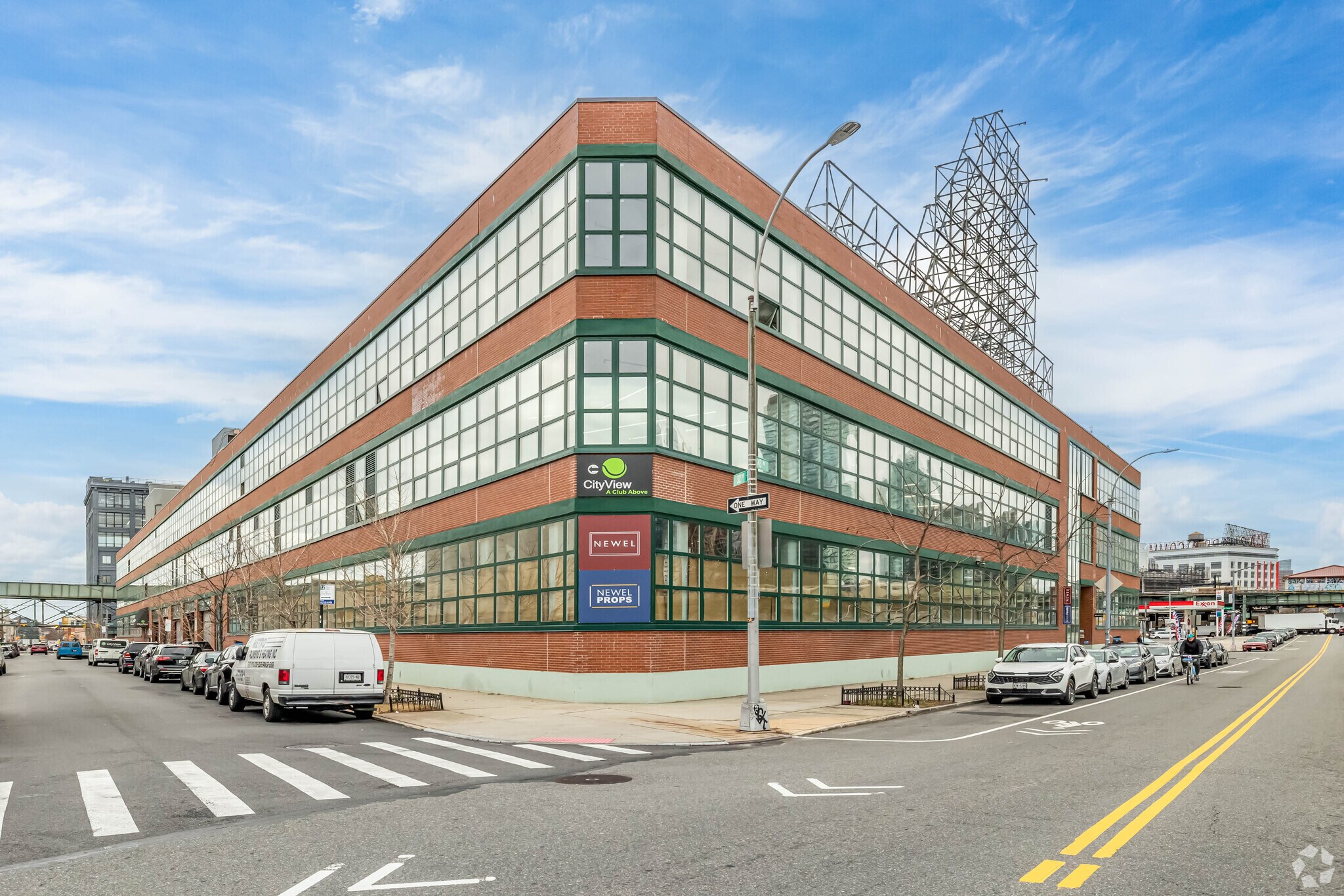 3200 Skillman Ave, Long Island City, NY à louer Photo du bâtiment- Image 1 de 5