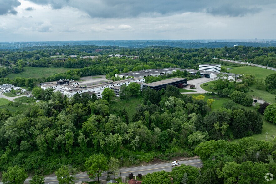 1310 Beulah Rd, Pittsburgh, PA à vendre - Photo du bâtiment - Image 3 de 12