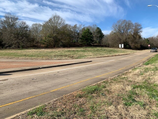 155 N State Highway 155, Palestine, TX à vendre - Photo du bâtiment - Image 3 de 22