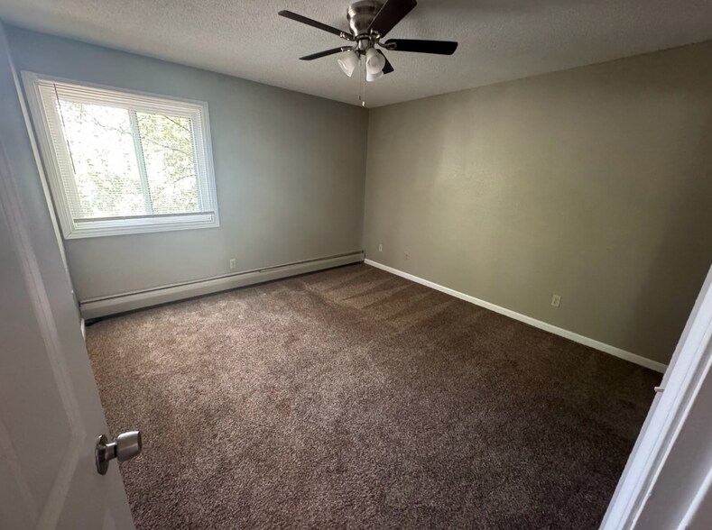 2631 Columbus Ave, Minneapolis, MN à vendre - Photo du bâtiment - Image 2 de 6