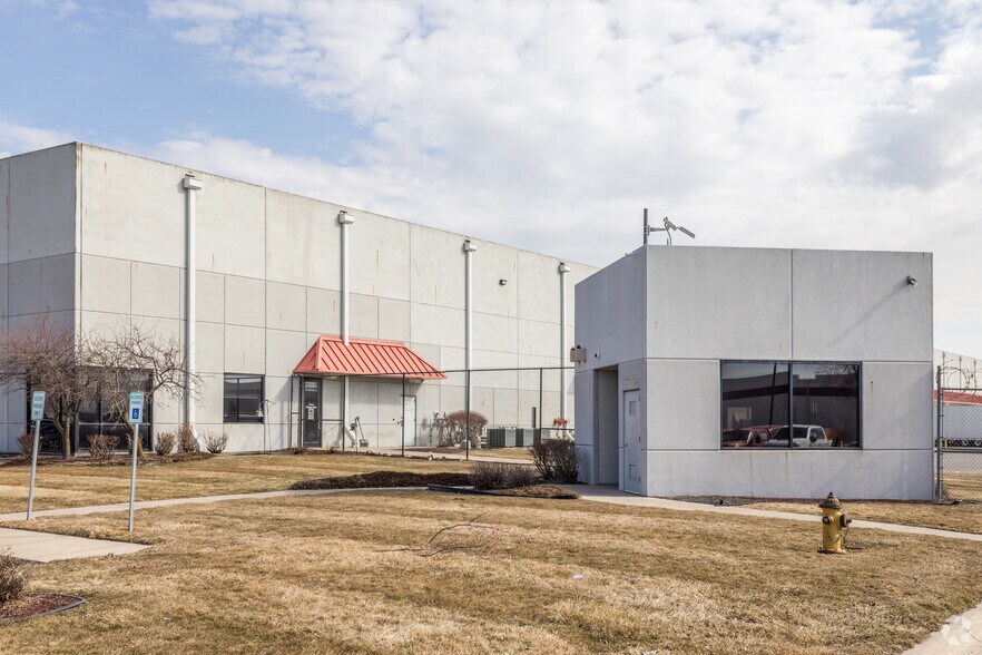 1010 SE 54th St, Ankeny, IA à louer - Photo du bâtiment - Image 3 de 6