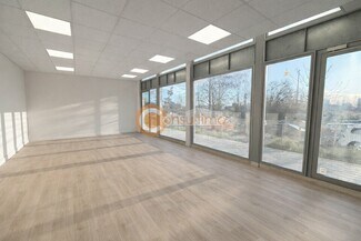Plus de détails pour Commerce de détail à louer
