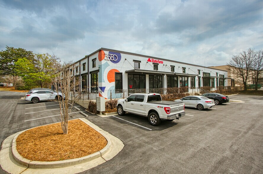 3580 Pierce Dr NE, Chamblee, GA à louer - Photo du bâtiment - Image 2 de 14