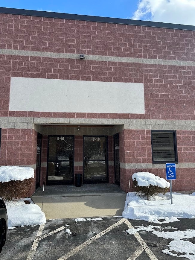 13 Delta Dr, Londonderry, NH for sale Interior Photo- Image 1 of 13