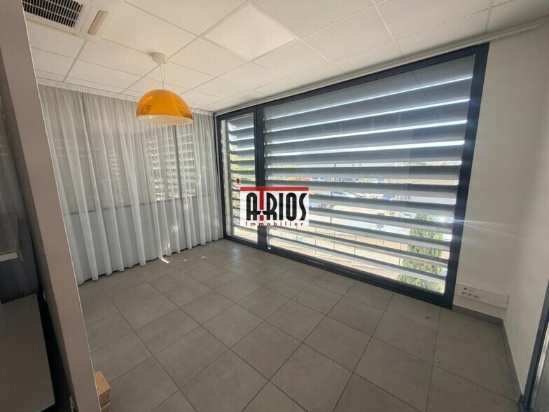 Bureau dans La Seyne-sur-Mer à vendre - Photo du bâtiment - Image 2 de 4
