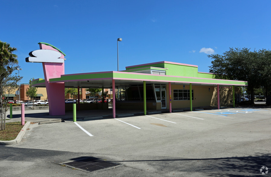 4799 W Irlo Bronson Memorial Hwy, Kissimmee, FL for lease - Primary Photo - Image 1 of 4