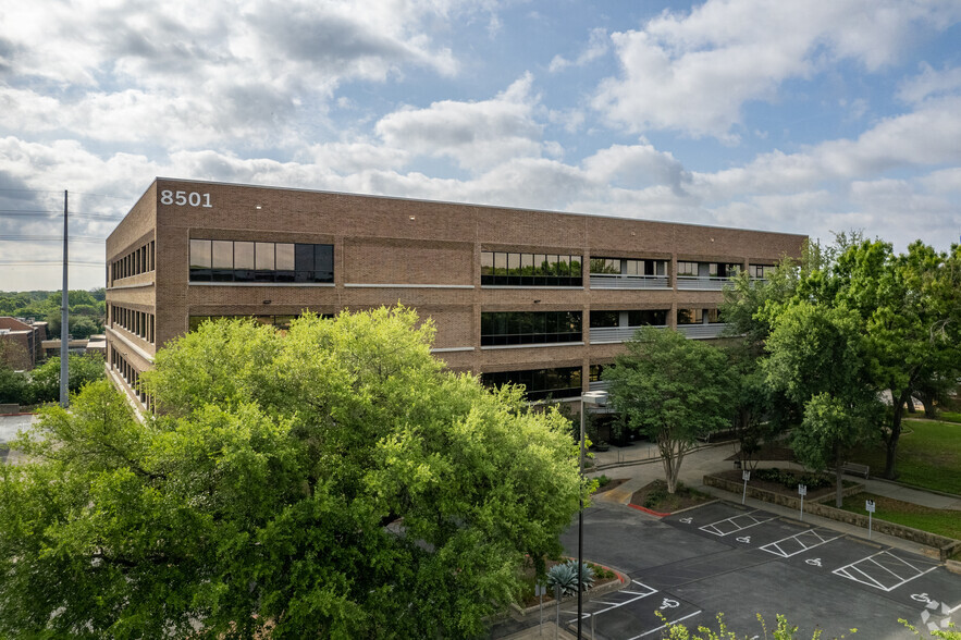 8501 N Mopac Expy, Austin, TX à louer - Photo du bâtiment - Image 2 de 6