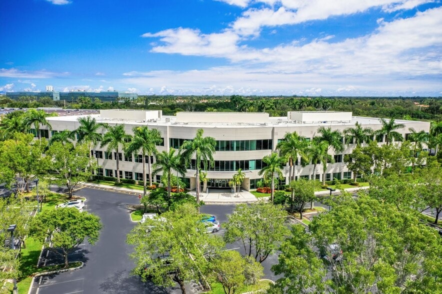 13621 NW 12th St, Sunrise, FL à louer - Photo du bâtiment - Image 3 de 14