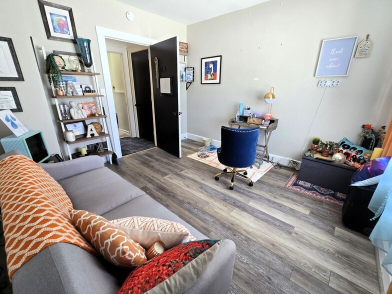 118 Main St, Lenoir, NC for lease - Building Photo - Image 3 of 6