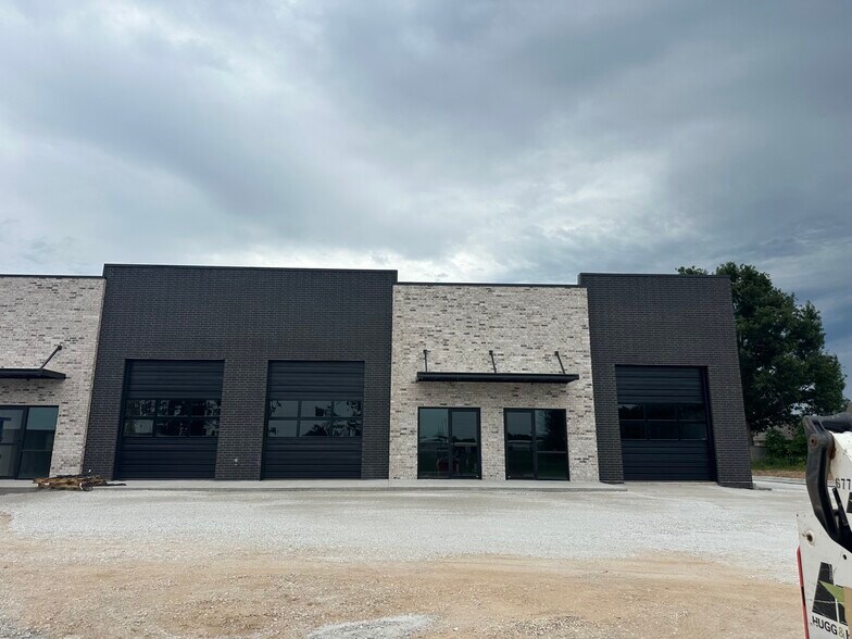 296 S Barrington Rd, Tontitown, AR à louer - Photo du bâtiment - Image 3 de 12