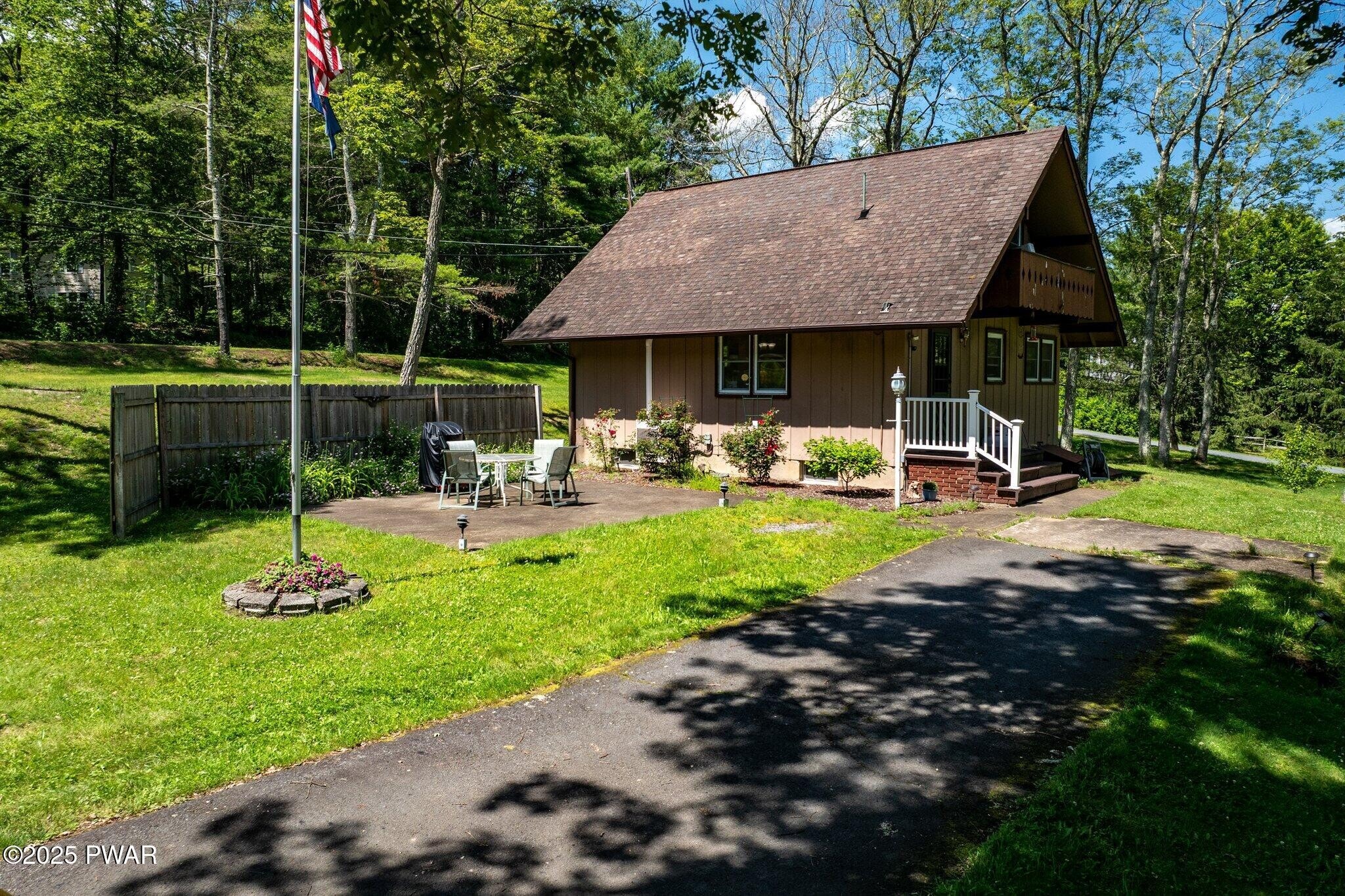 111 Mountain Springs Rd, Milford, PA for sale Primary Photo- Image 1 of 42