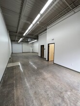 13731-13745 Omega Dr, Farmers Branch, TX for lease Interior Photo- Image 2 of 4