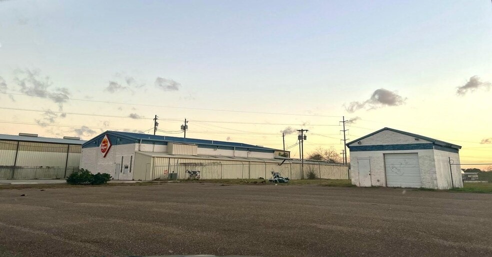 2041 Amistad Dr, San Benito, TX for sale - Building Photo - Image 3 of 11