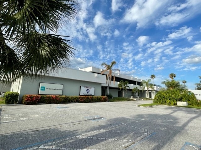 3663 Bee Ridge Rd, Sarasota, FL for lease - Building Photo - Image 1 of 24