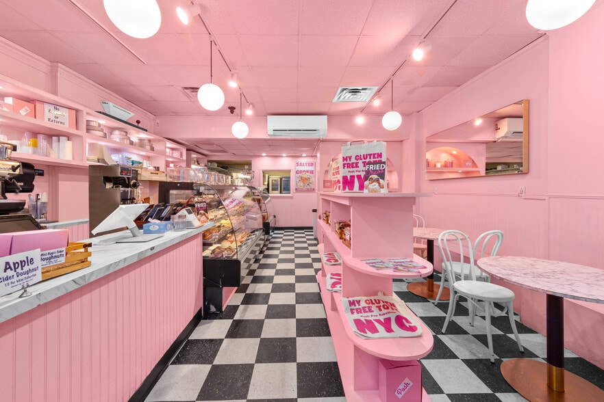 192 Bleecker St, New York, NY for lease - Interior Photo - Image 2 of 10