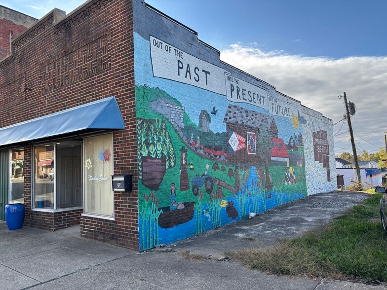 206 W Main St, Mc Arthur, OH for sale - Building Photo - Image 3 of 79