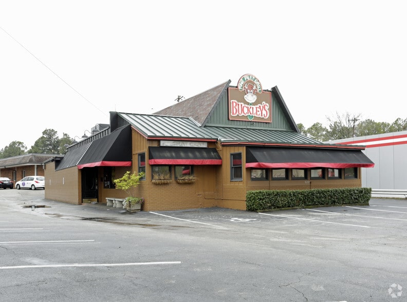 5341 Poplar Portfolio portfolio of 3 properties for sale on LoopNet.ca - Primary Photo - Image 2 of 3