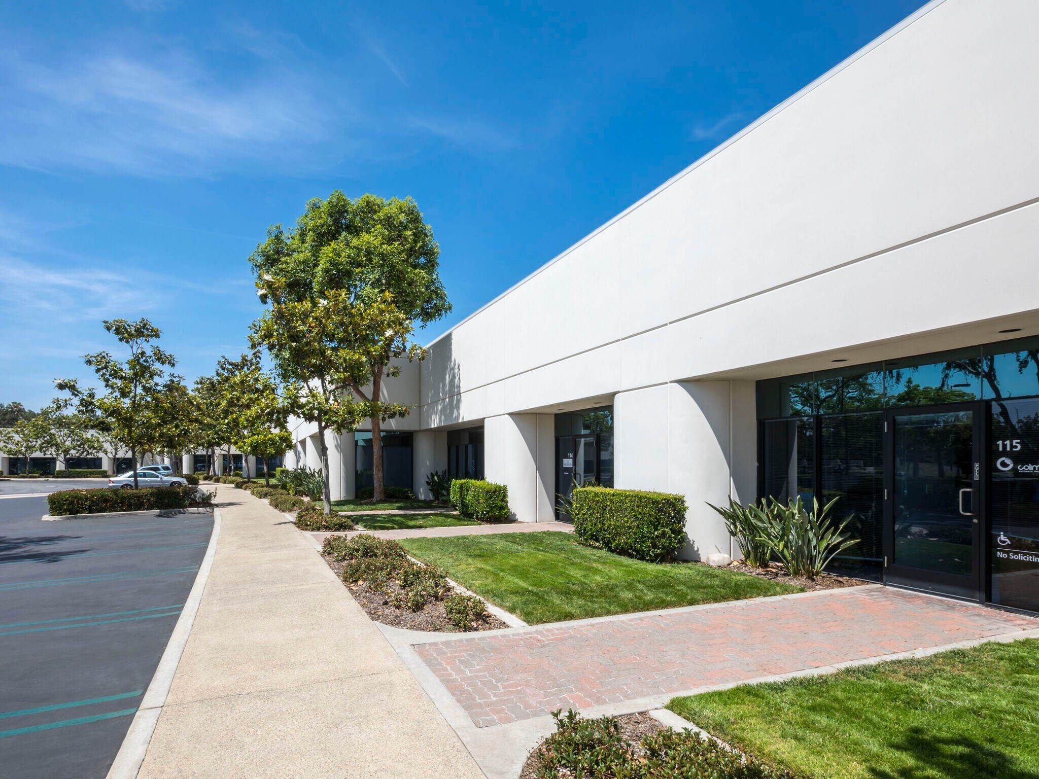 9272 Jeronimo Rd, Irvine, CA à louer Photo principale- Image 1 de 3