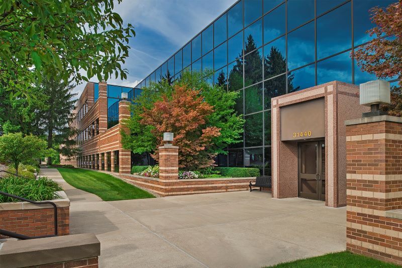 31440 Northwestern Hwy, Farmington Hills, MI à louer Photo du bâtiment- Image 1 de 12