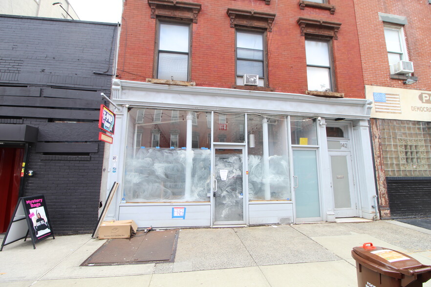 142 Grand St, Brooklyn, NY for sale - Primary Photo - Image 1 of 1