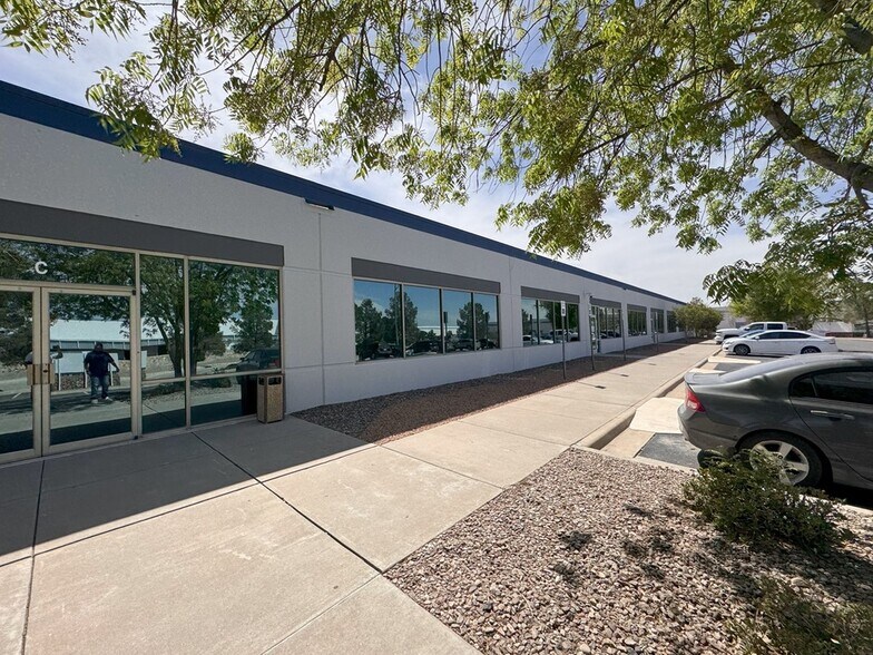 32 Celerity Wagon St, El Paso, TX à louer - Photo du bâtiment - Image 3 de 6