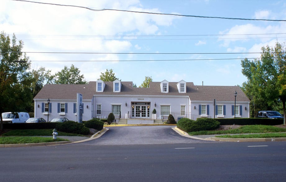 9800 Falls Rd, Potomac, MD à louer - Photo du bâtiment - Image 2 de 6