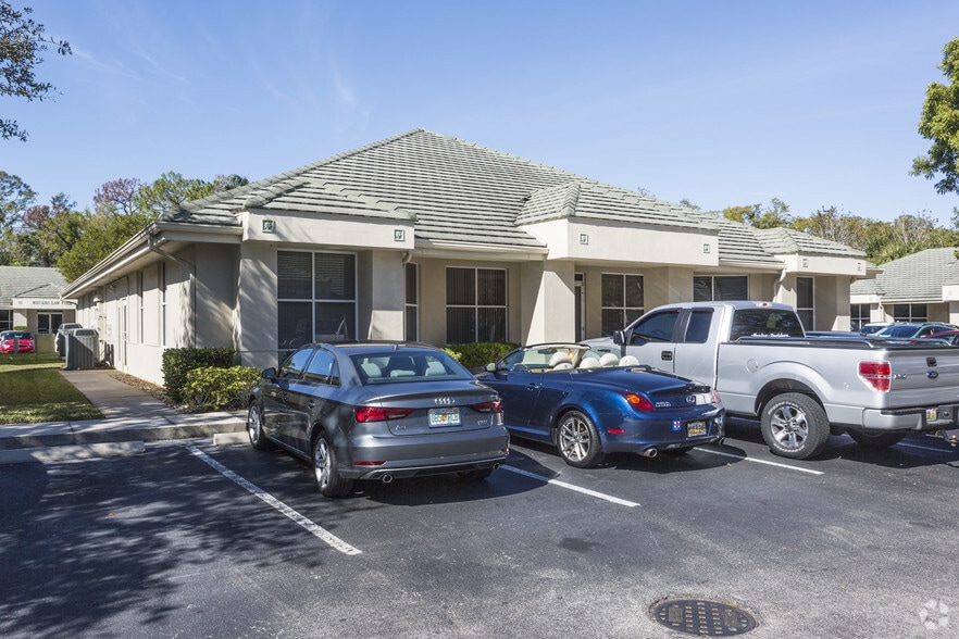 5400 Park Central Ct, Naples, FL for lease - Primary Photo - Image 1 of 3