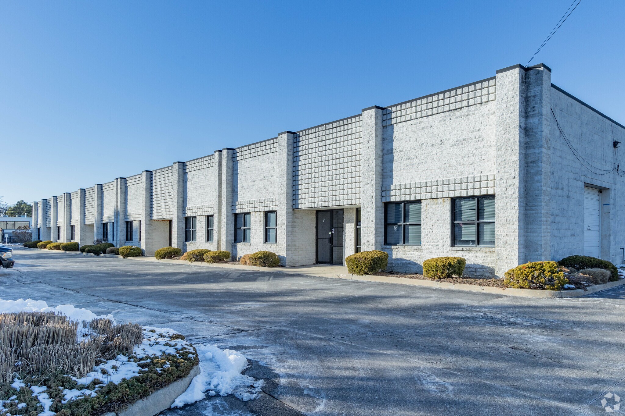 7 Shirley St, Bohemia, NY à louer Photo principale- Image 1 de 10