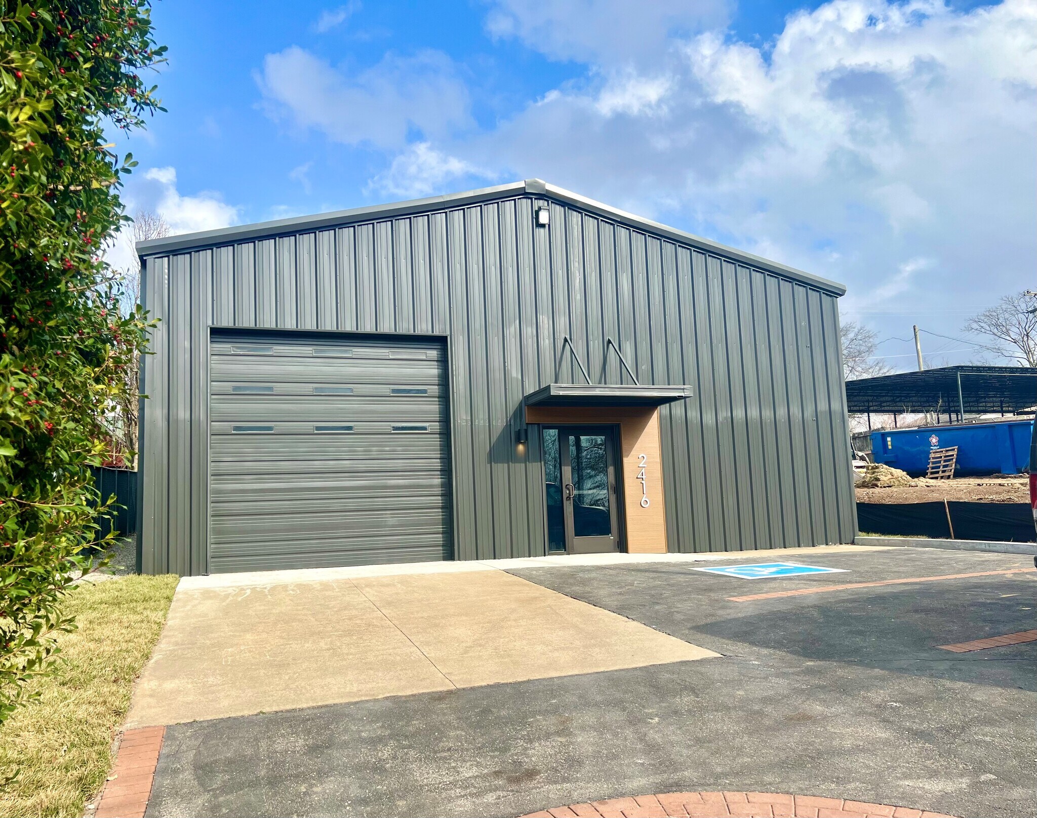 2416 Eugenia Ave, Nashville, TN à vendre Photo principale- Image 1 de 5